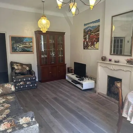 Apartment Republic - Right In The Center Of The Old Town Antibes