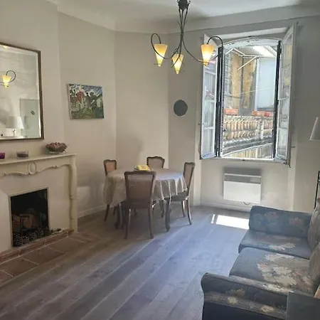 Republic - Right In The Center Of The Old Town Apartment Antibes